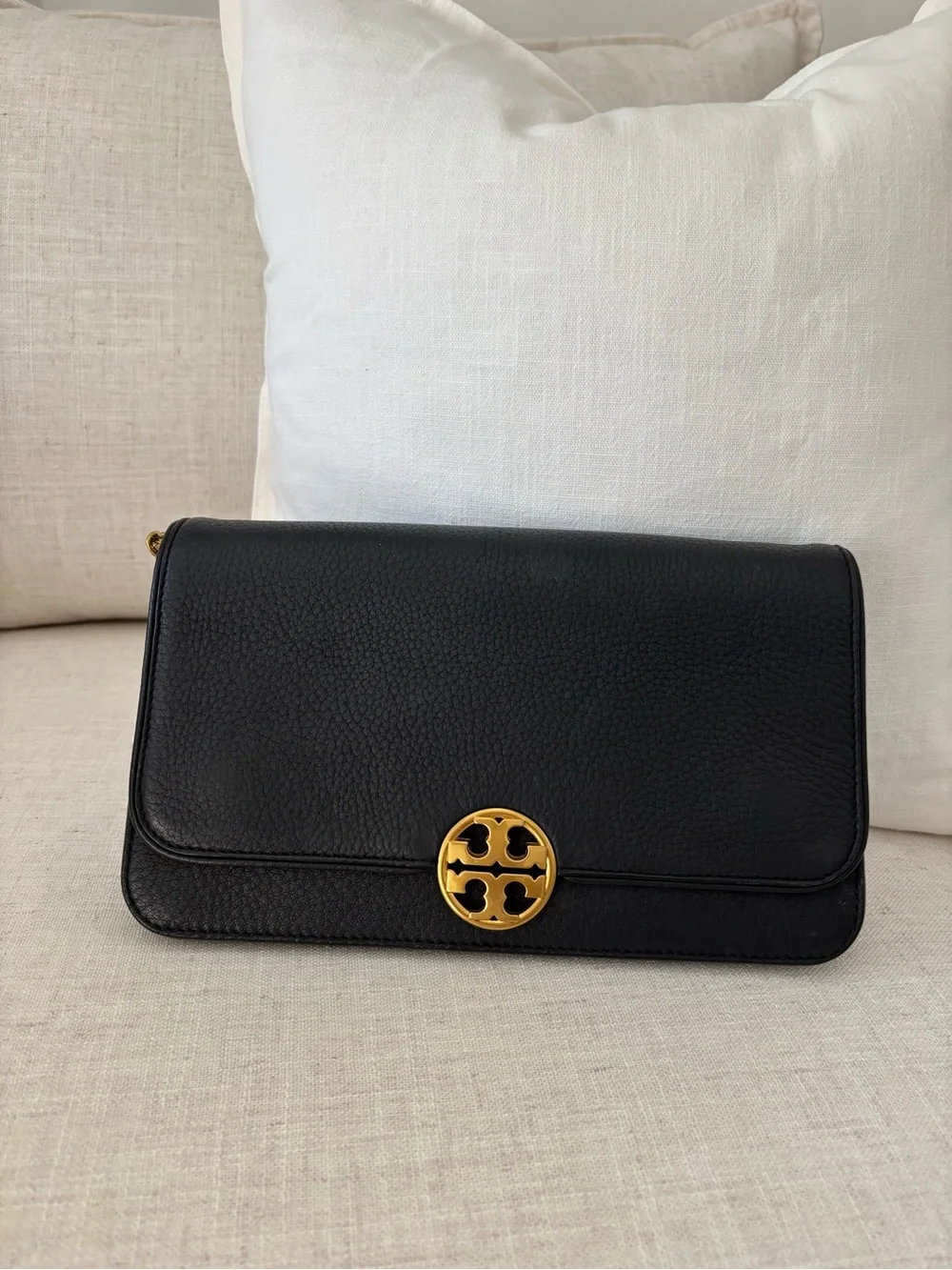 🍃🦋 Tory Burch Black Leather Flap Crossbody with Gold Chain